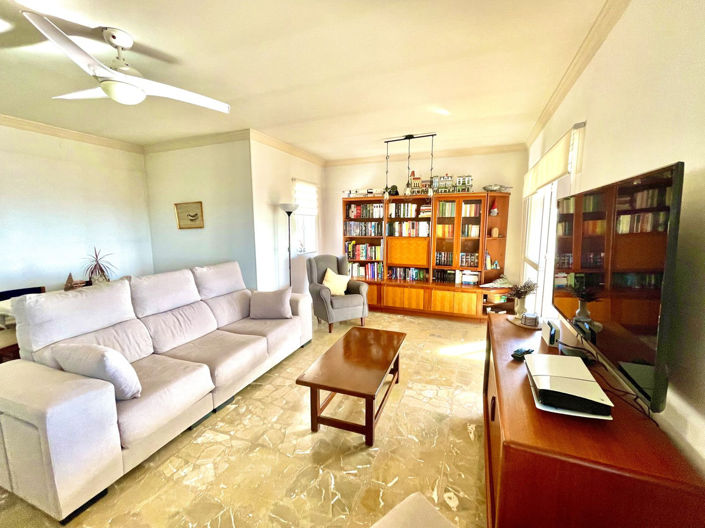 Image No.10-5 Bed Property for sale