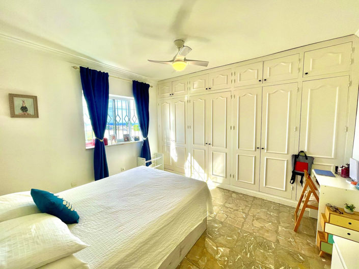 Image No.22-5 Bed Property for sale