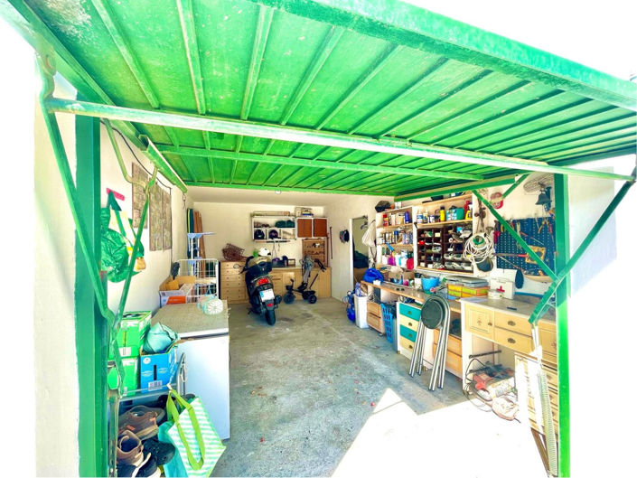 Image No.28-5 Bed Property for sale