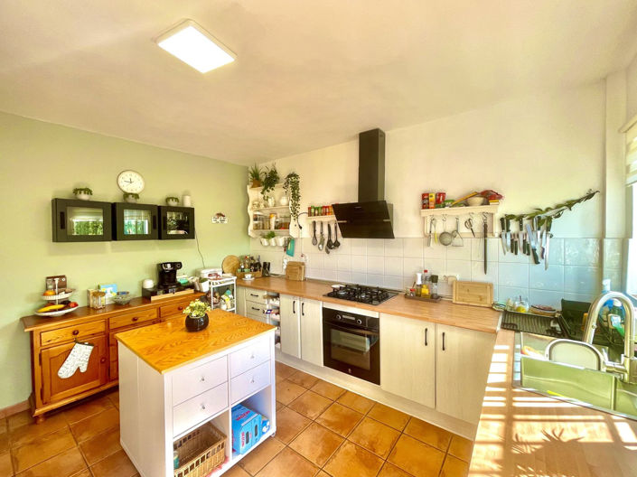 Image No.29-5 Bed Property for sale