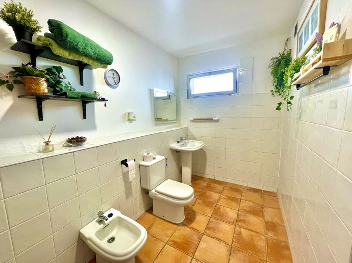 Image No.39-5 Bed Property for sale