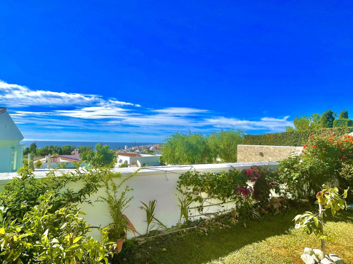 Image No.44-5 Bed Property for sale