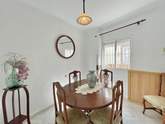 Image No.10-4 Bed Property for sale