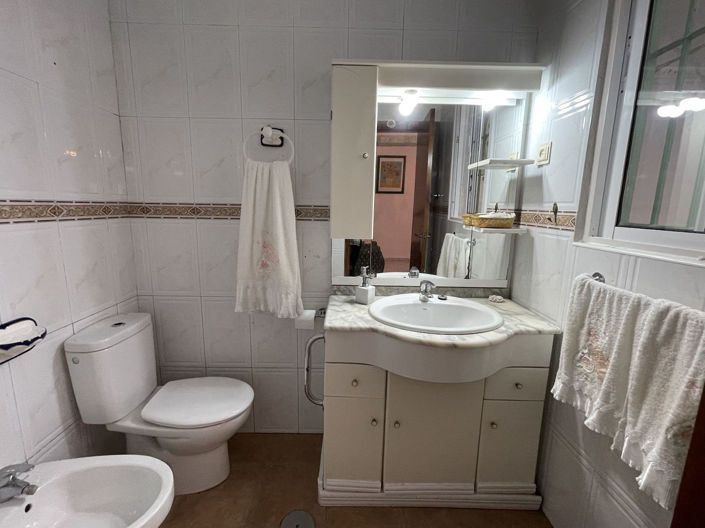 Image No.13-4 Bed Property for sale