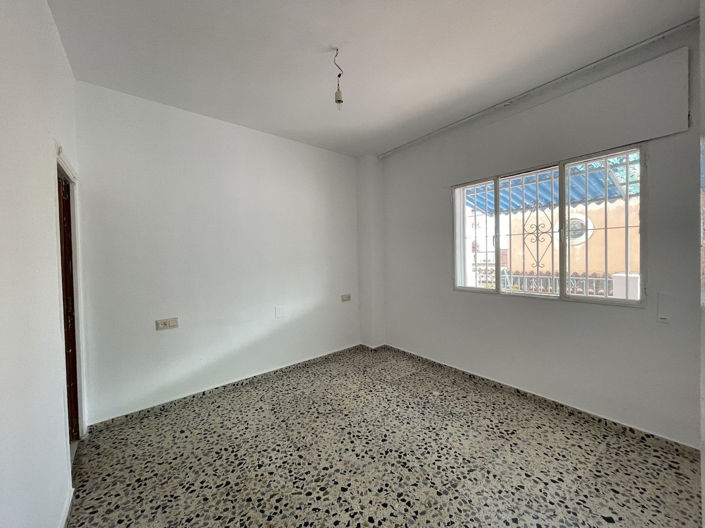 Image No.18-4 Bed Property for sale