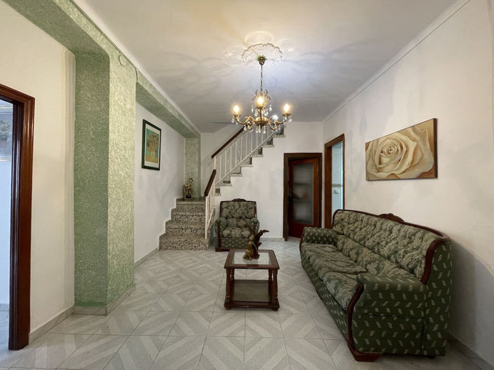 Image No.4-4 Bed Property for sale