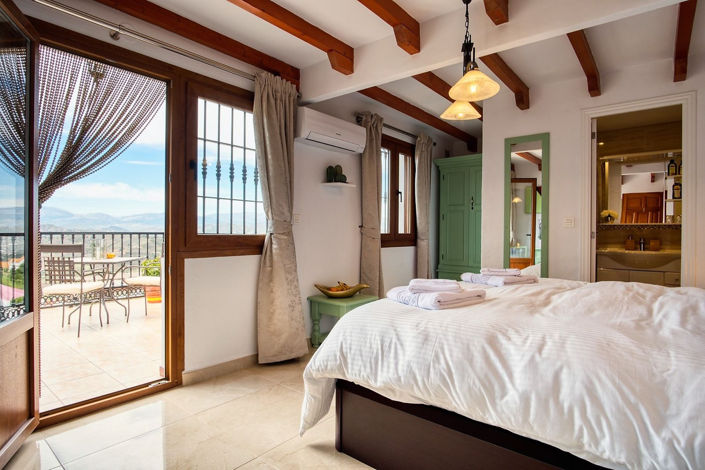 Image No.21-5 Bed Property for sale
