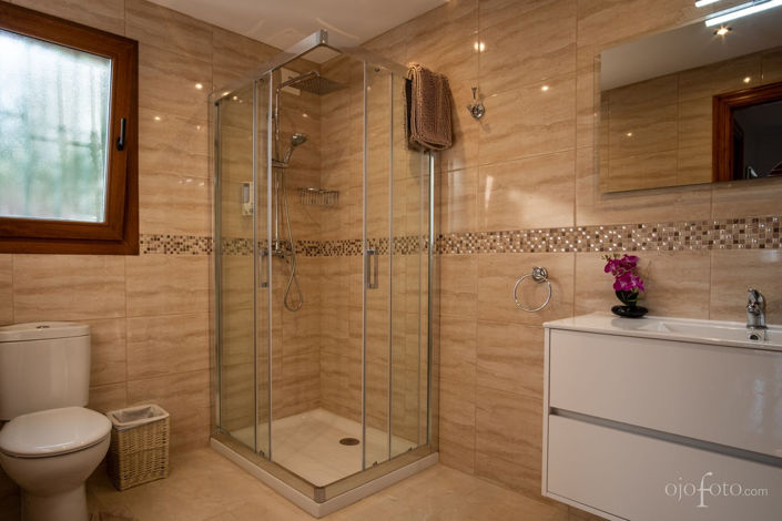 Image No.31-5 Bed Property for sale