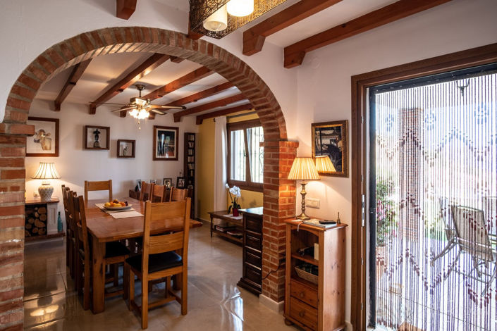 Image No.4-5 Bed Property for sale