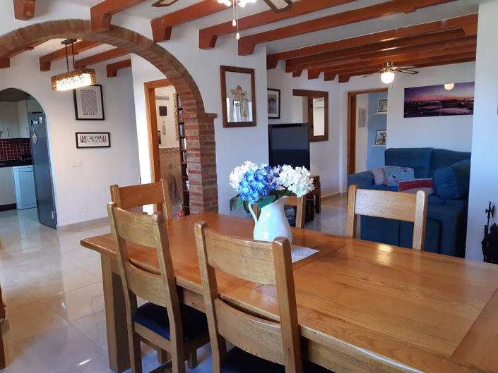 Image No.5-5 Bed Property for sale