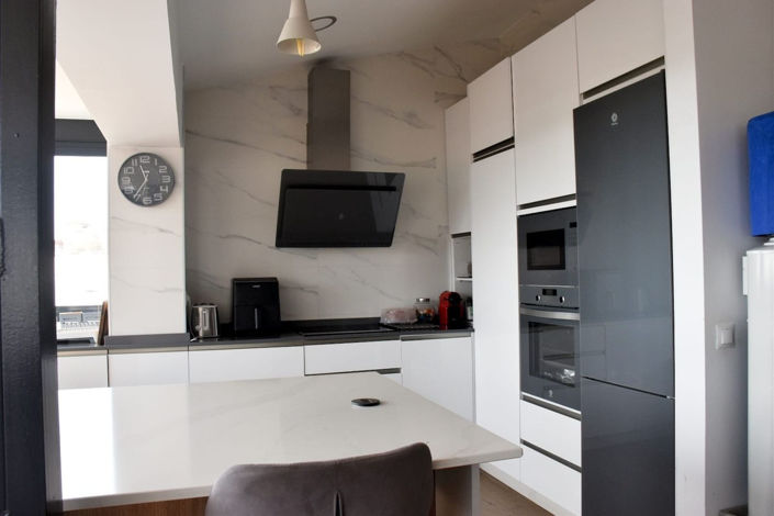 Image No.9-3 Bed Property for sale