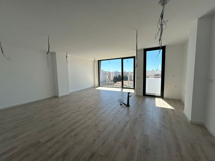 Image No.19-3 Bed Property for sale