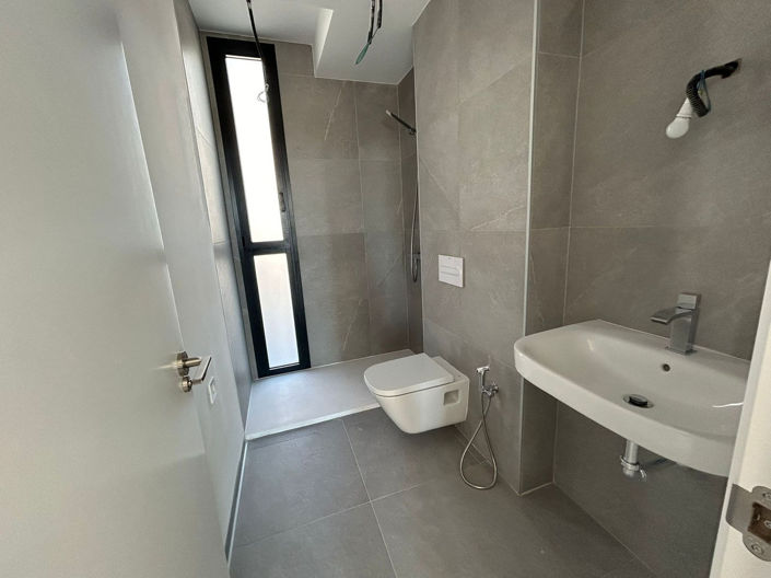 Image No.20-3 Bed Property for sale