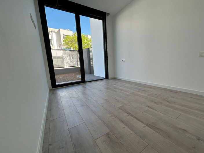 Image No.22-3 Bed Property for sale