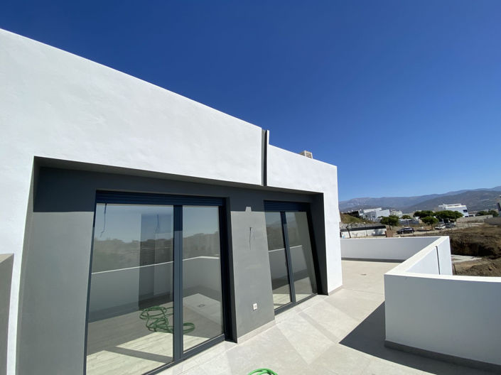 Image No.7-3 Bed Property for sale