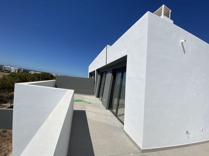 Image No.8-3 Bed Property for sale