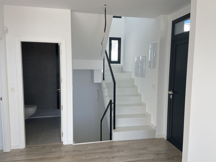 Image No.9-3 Bed Property for sale