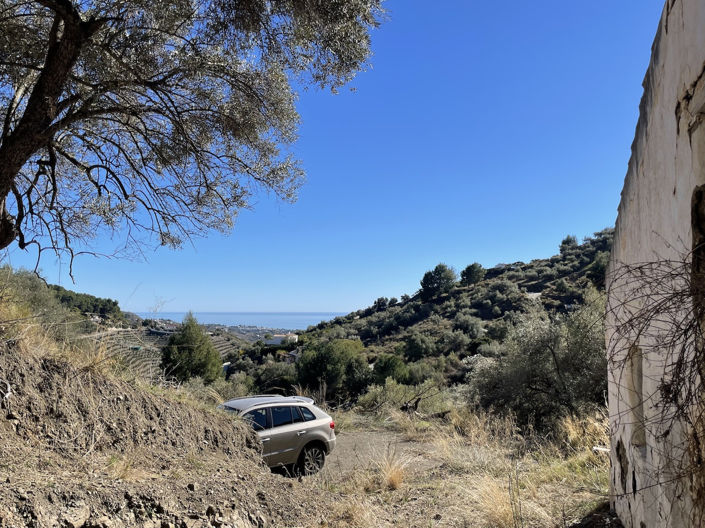 Image No.13-1 Bed Property for sale