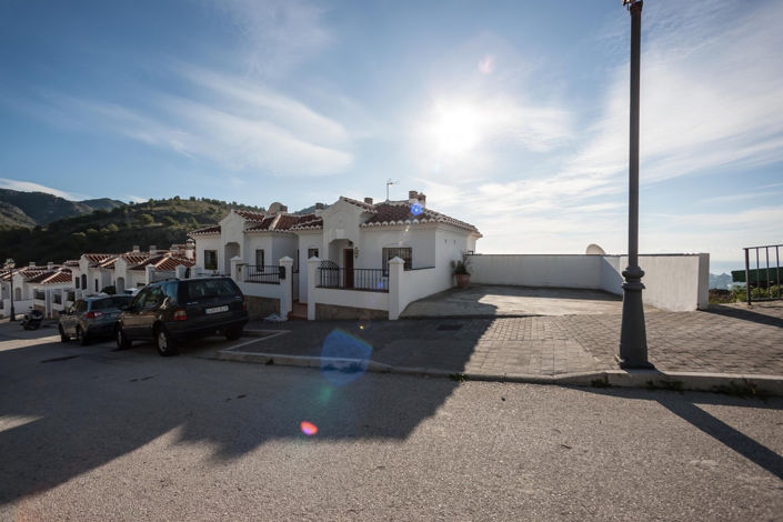 Image No.35-3 Bed Property for sale