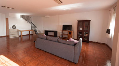 8-e64a9055bba3e77ac8aca3b893cdf826