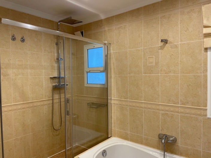 Image No.16-4 Bed Property for sale