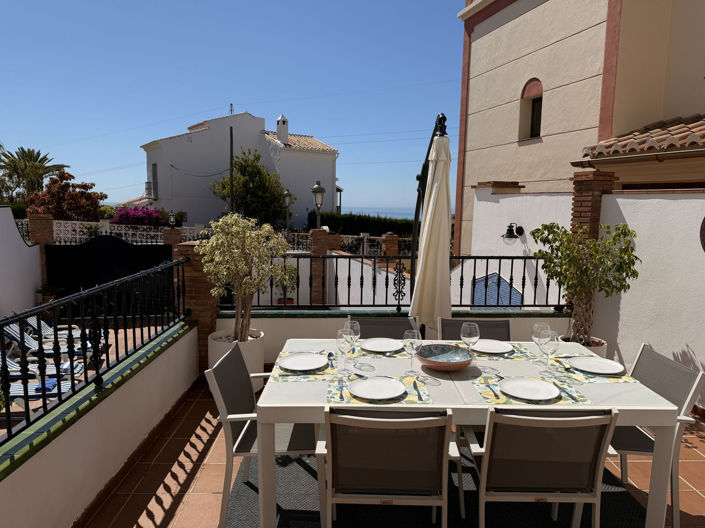 Image No.11-3 Bed Property for sale