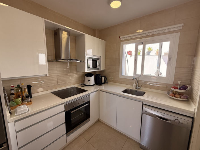 Image No.19-3 Bed Property for sale