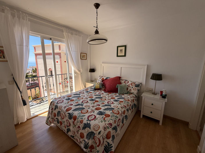 Image No.24-3 Bed Property for sale