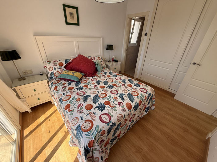 Image No.25-3 Bed Property for sale