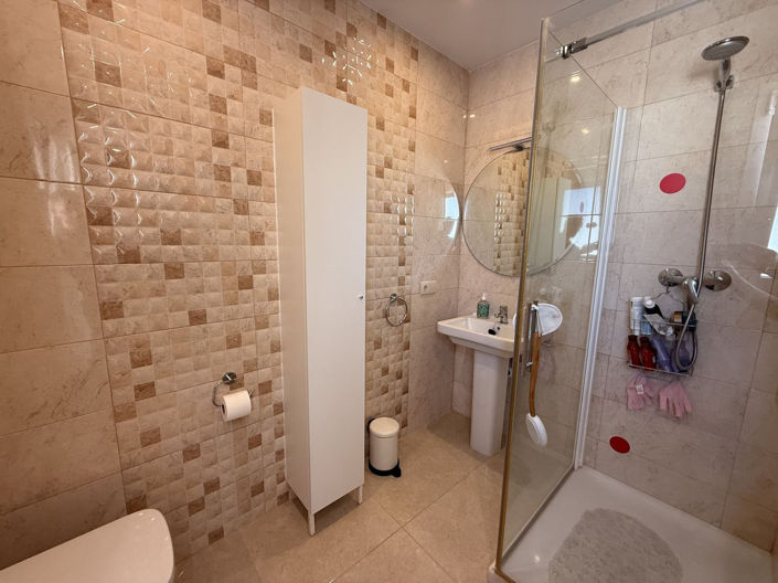 Image No.26-3 Bed Property for sale