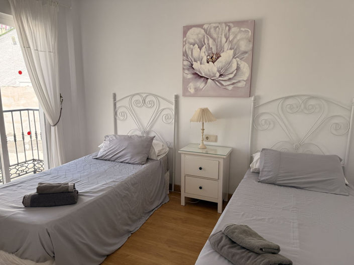 Image No.27-3 Bed Property for sale