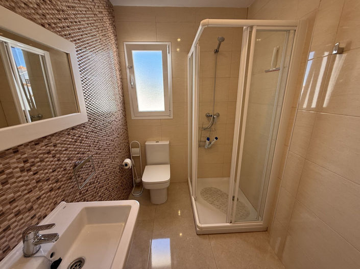 Image No.29-3 Bed Property for sale