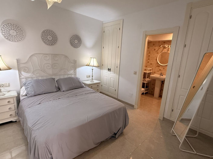 Image No.37-3 Bed Property for sale