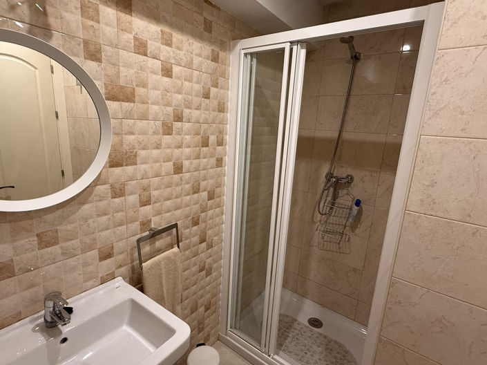 Image No.39-3 Bed Property for sale