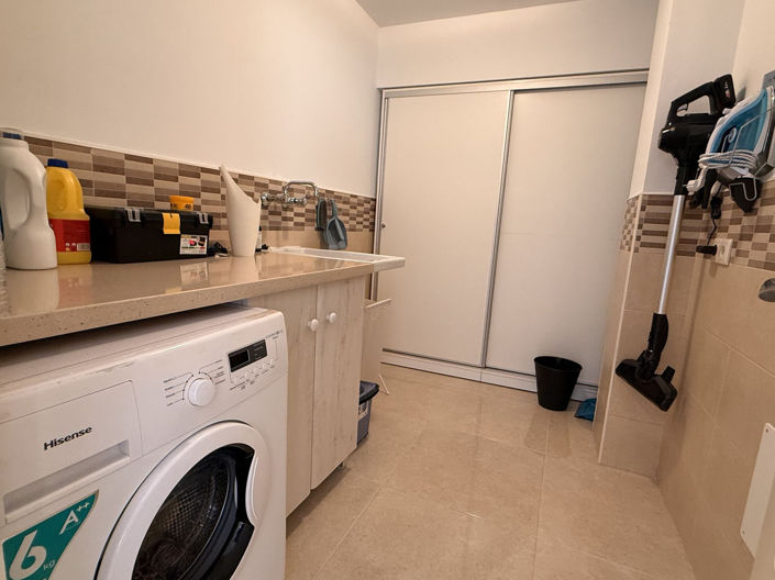 Image No.40-3 Bed Property for sale