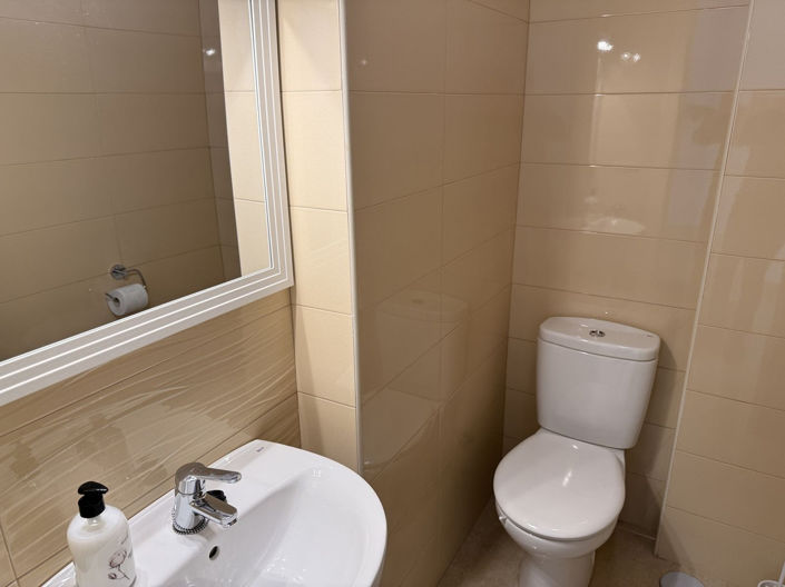 Image No.41-3 Bed Property for sale