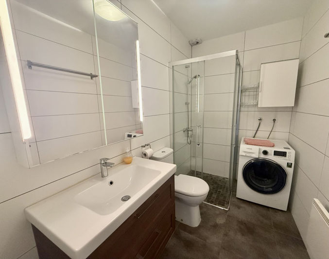 Image No.10-3 Bed Property for sale