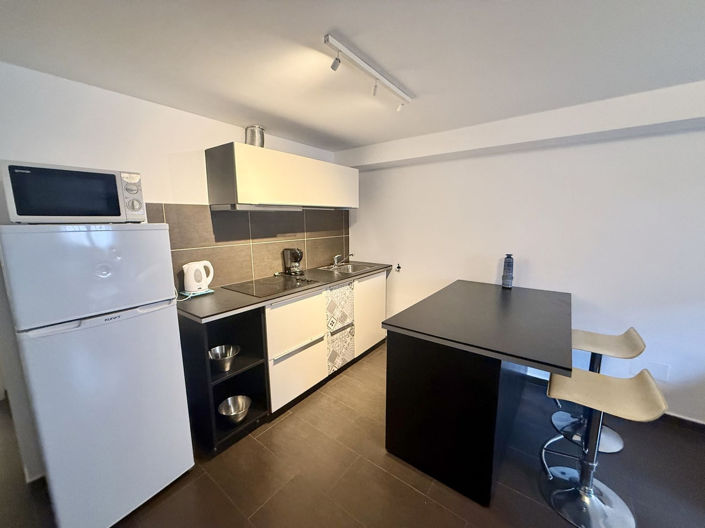 Image No.18-3 Bed Property for sale