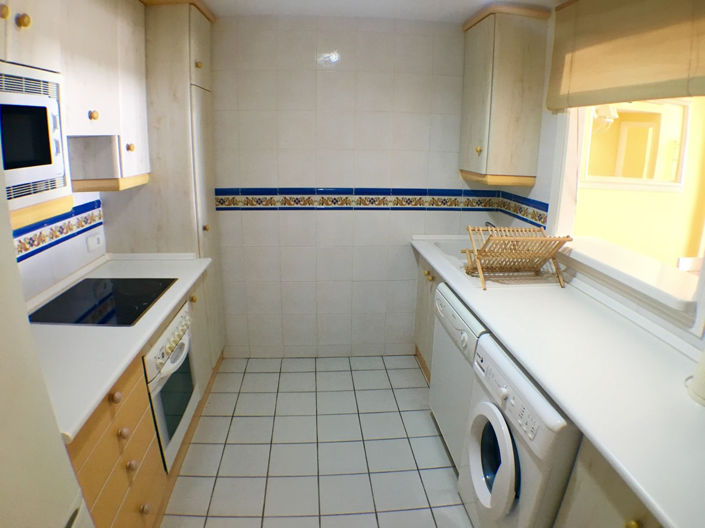 Image No.10-2 Bed Property for sale