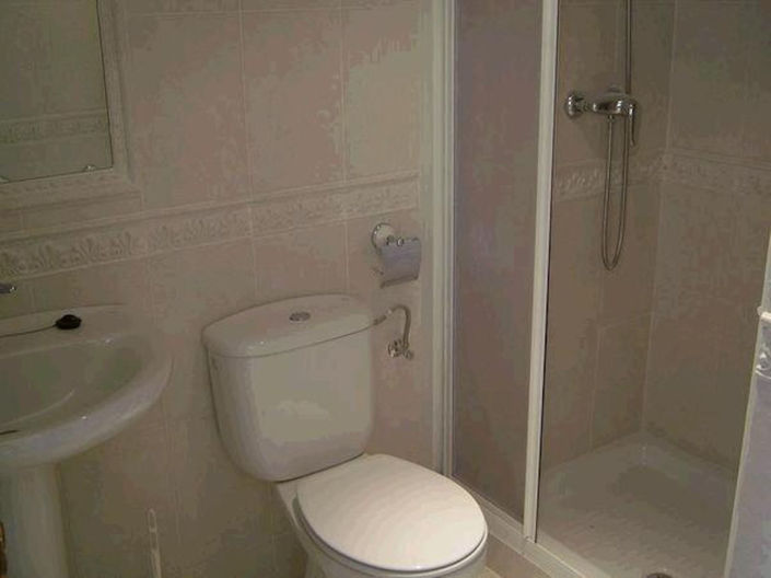 Image No.15-2 Bed Property for sale