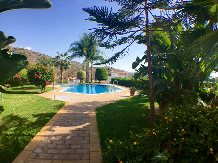 Image No.20-2 Bed Property for sale