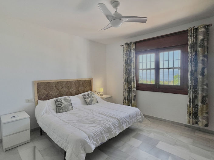 Image No.11-2 Bed Property for sale