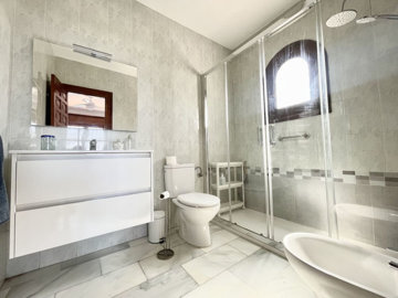 13-5fd73dea700db77384c091ca9818b1a9