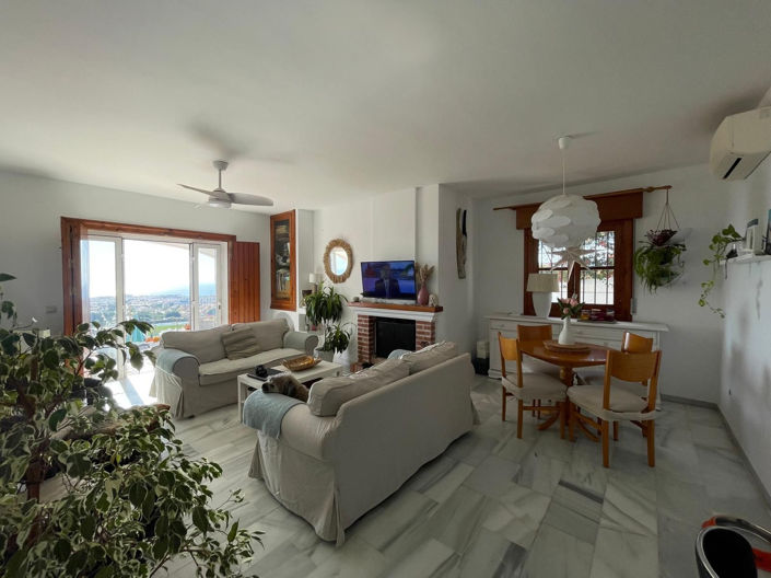 Image No.7-2 Bed Property for sale