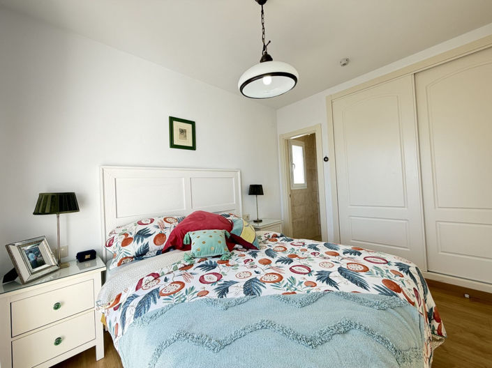 Image No.18-3 Bed Property for sale