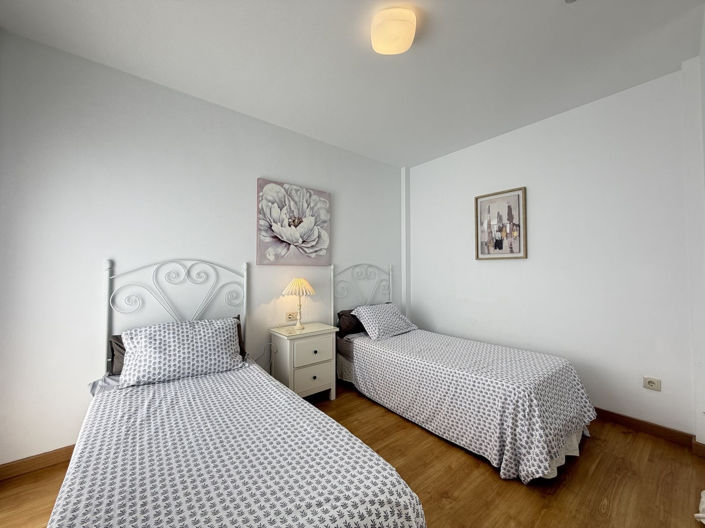 Image No.21-3 Bed Property for sale