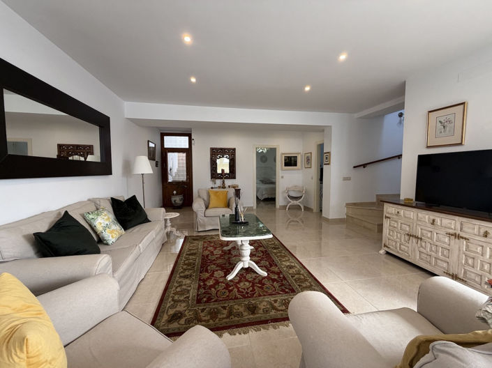 Image No.26-3 Bed Property for sale