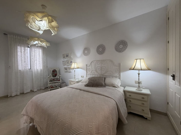 Image No.32-3 Bed Property for sale