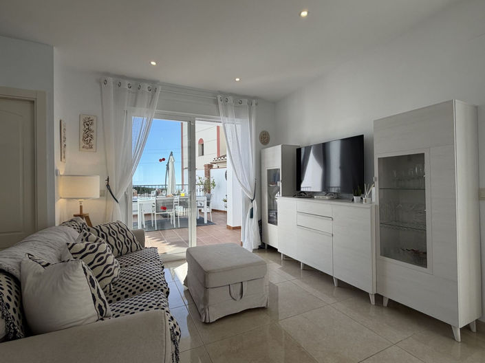 Image No.8-3 Bed Property for sale