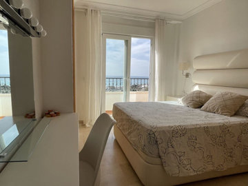 10-bb915d1cb19341576dcdc994b81ab9c5